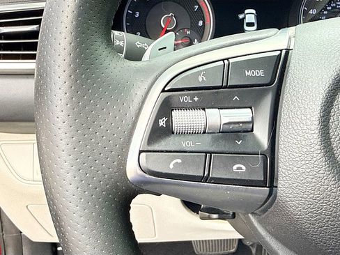 Used 2020 Genesis G70 2.0T image 36