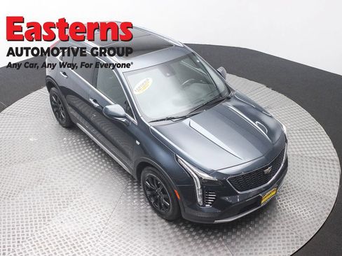 Used 2020 Cadillac XT4 Premium Luxury w/ Sun And Sound Package AWD/4WD image 3
