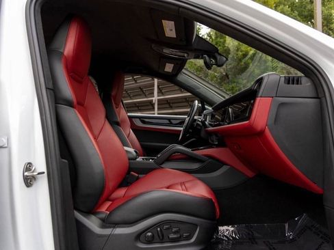 Certified 2024 Porsche Cayenne Turbo GT image 67