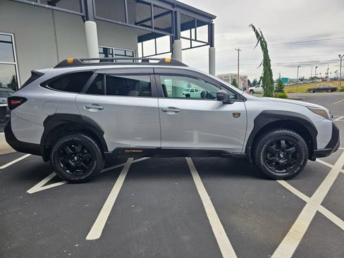 Used 2022 Subaru Outback Wilderness AWD/4WD image 6