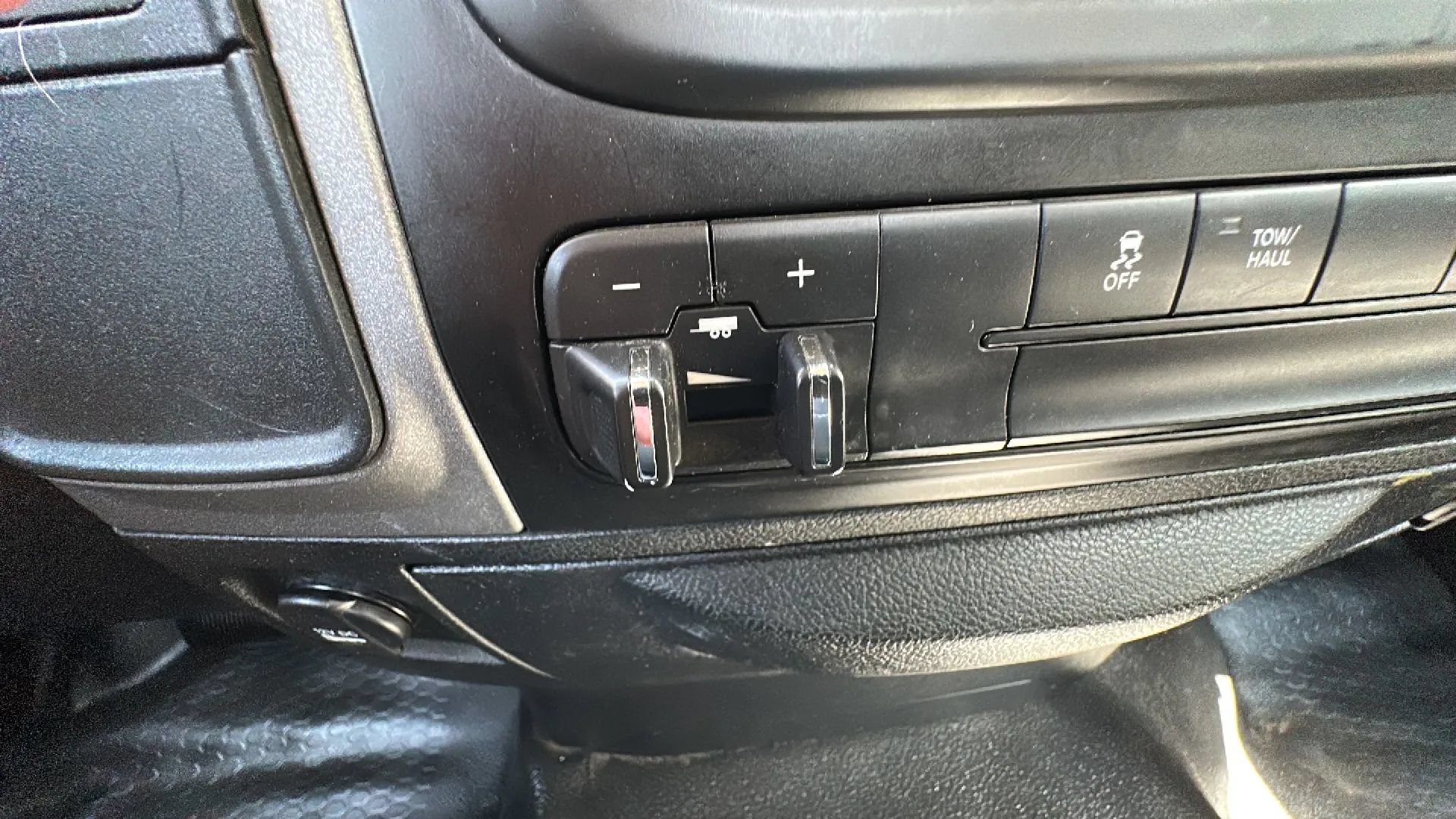 Used 2018 RAM 2500 ST RWD image 14