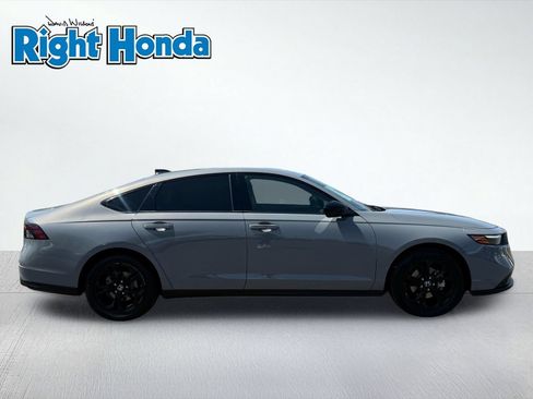 Used 2025 Honda Accord SE image 9