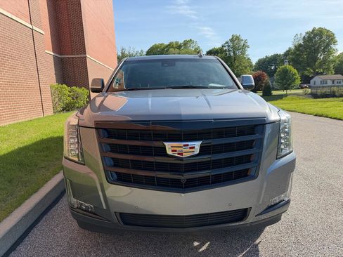 Used 2020 Cadillac Escalade ESV Luxury w/ Escalade Sport Edition AWD/4WD image 14