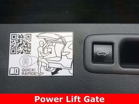 Used 2024 Toyota Highlander XLE image 19