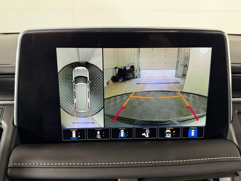 Certified 2024 GMC Yukon SLT w/ SLT Luxury Package image 15