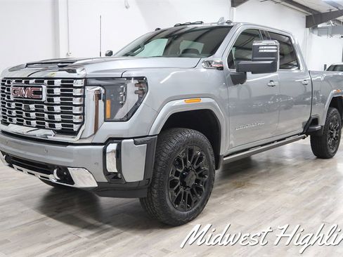 Used 2025 GMC Sierra 2500 Denali w/ Denali Reserve Package AWD/4WD image 6