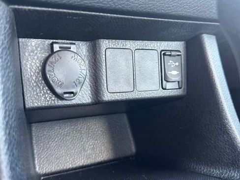 Used 2016 Toyota Corolla LE FWD image 30