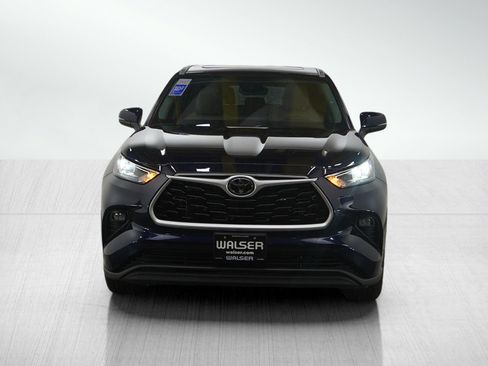 Used 2022 Toyota Highlander XLE image 8