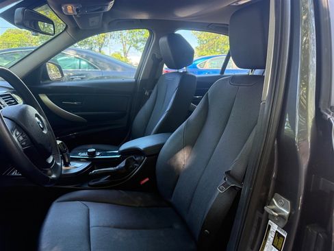Used 2018 BMW 320i Sedan RWD image 10