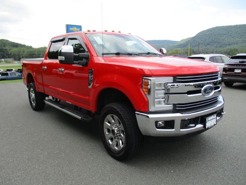 Used 2018 Ford F250 Lariat w/ Lariat Ultimate Package AWD/4WD image 3