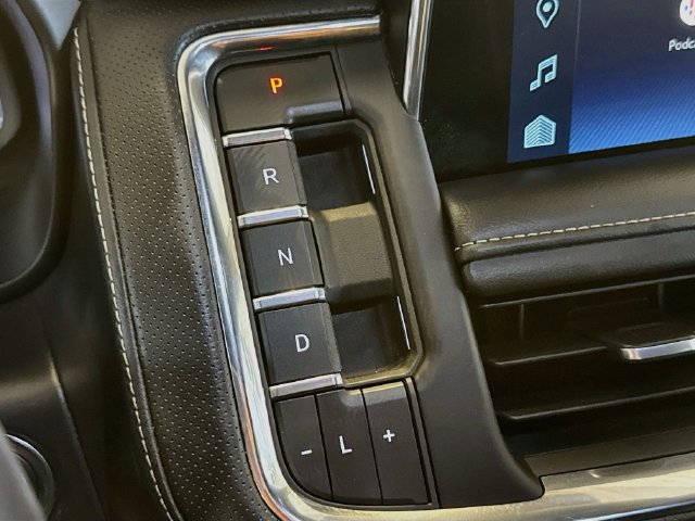 Used 2023 Chevrolet Tahoe Premier AWD/4WD image 16