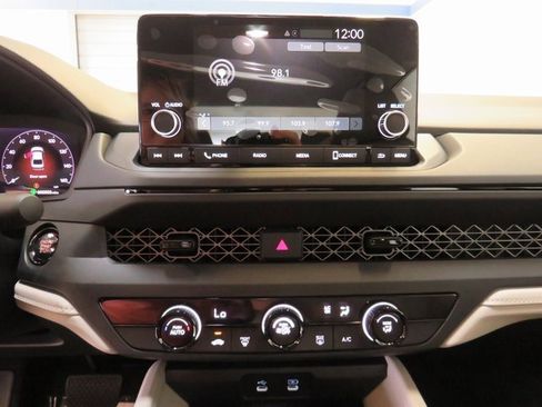 New 2025 Honda Accord LX image 4