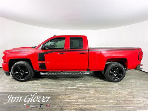 Used 2018 Chevrolet Silverado 1500 Custom w/ Custom Value Package image 9