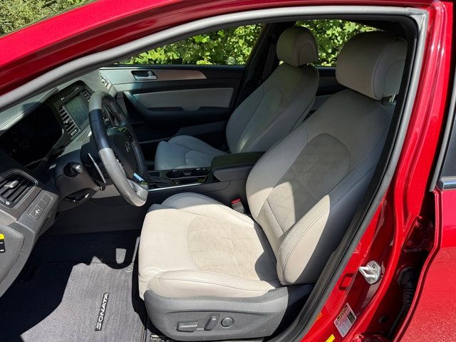 Used 2017 Hyundai Sonata Sport 2.0T FWD image 11