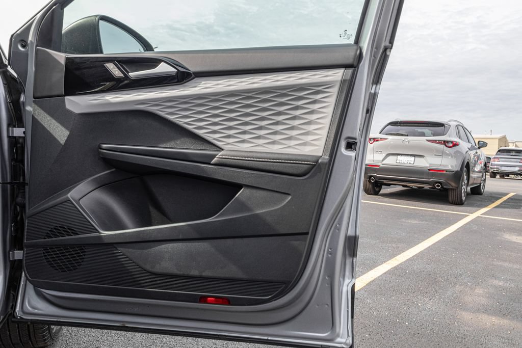 Certified 2024 Volkswagen Taos S FWD image 32