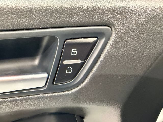 Used 2016 Audi Q5 2.0T Premium Plus w/ Technology Package AWD/4WD image 39