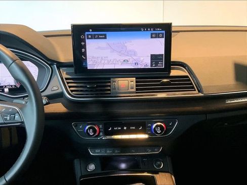 Certified 2025 Audi Q5 2.0T Premium Plus w/ Premium Plus Package AWD/4WD image 15
