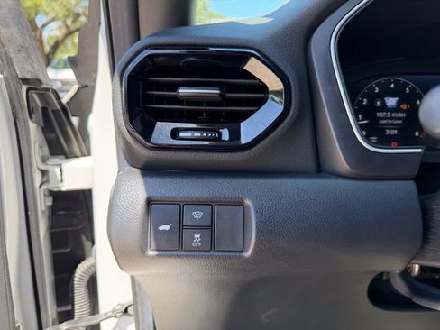 Used 2025 Honda Pilot Black Edition image 9