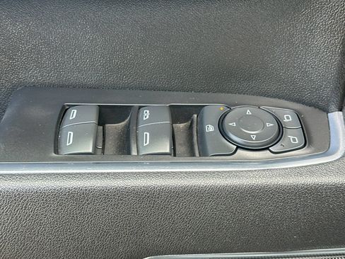 Used 2025 Chevrolet Silverado 1500 LT AWD/4WD image 11