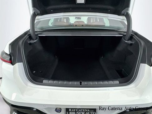 Used 2023 BMW 760i xDrive AWD/4WD image 27