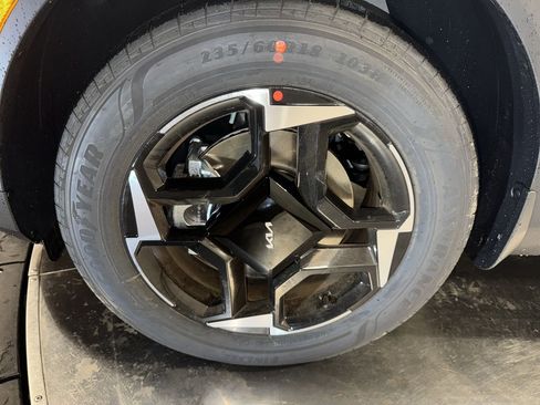 New 2026 Kia Sportage EX image 10