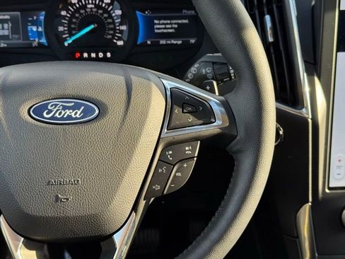 Certified 2024 Ford Edge Titanium w/ Equipment Group 301A AWD/4WD image 21
