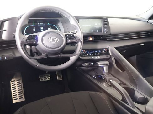 Certified 2025 Hyundai Elantra Sport image 2