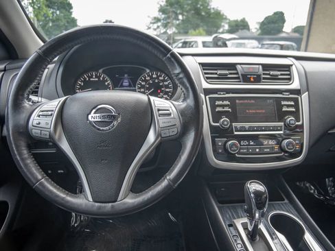 Used 2018 Nissan Altima 2.5 SL FWD image 19