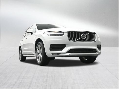 Used 2022 Volvo XC90 T5 Momentum FWD image 29
