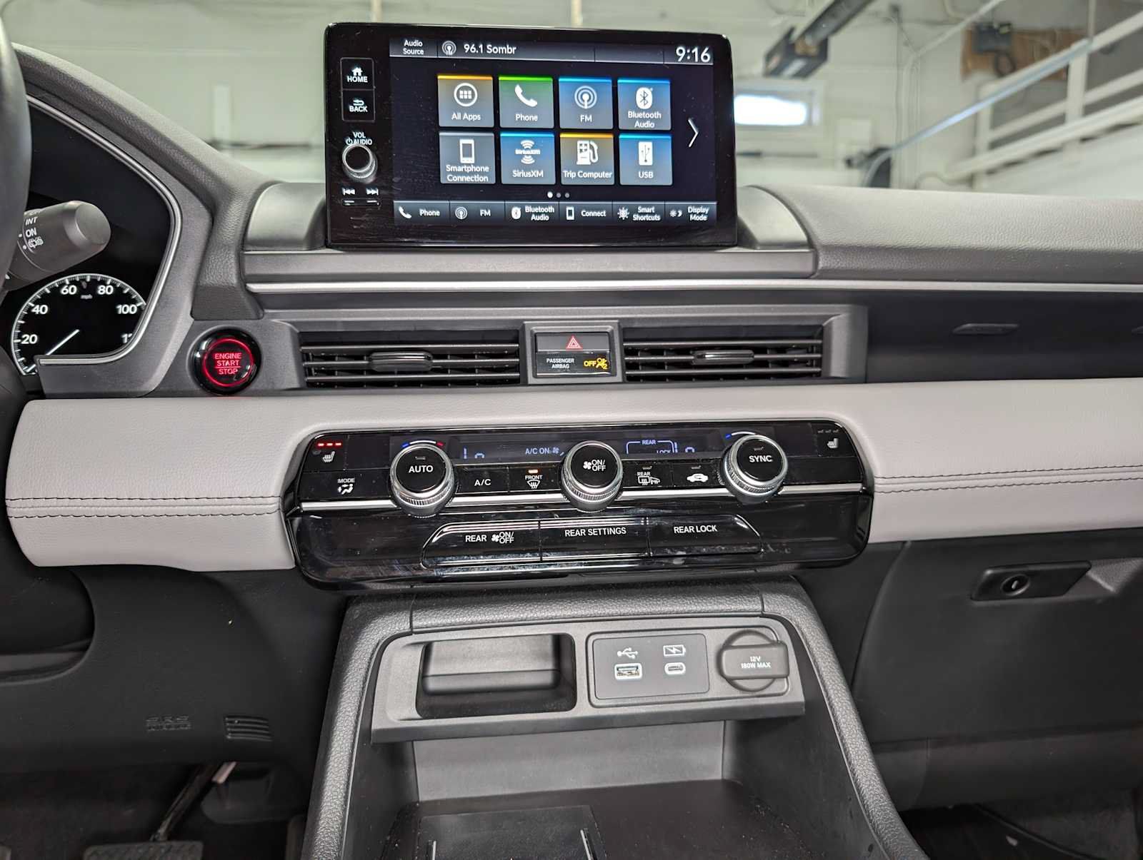 Certified 2025 Honda Pilot EX-L image 32