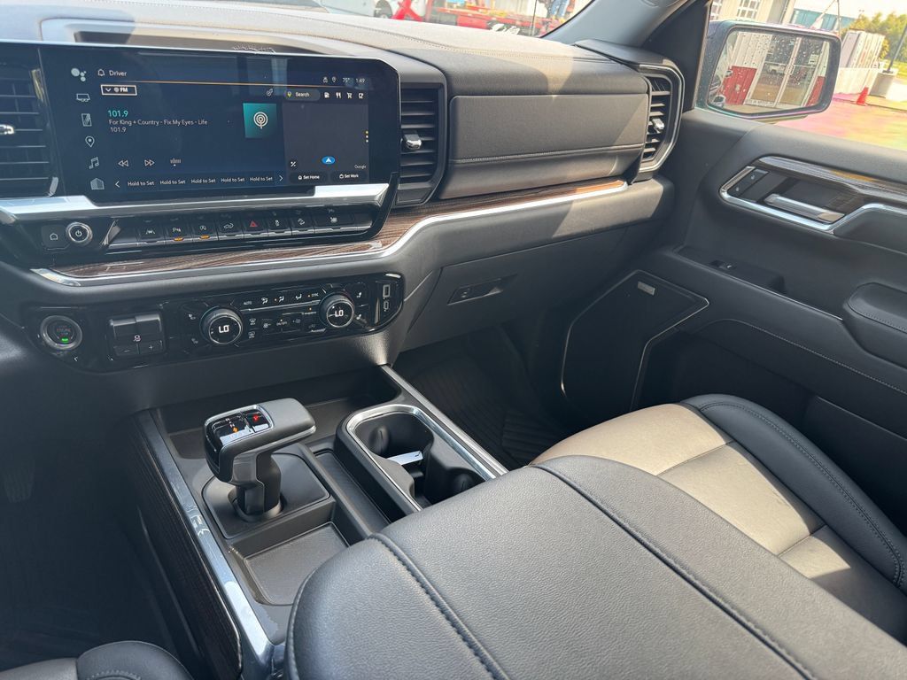Used 2023 Chevrolet Silverado 1500 LT Trail Boss w/ LT Trail Boss Premium Package AWD/4WD image 27