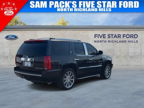 Used 2013 Cadillac Escalade 4WD Hybrid image 9