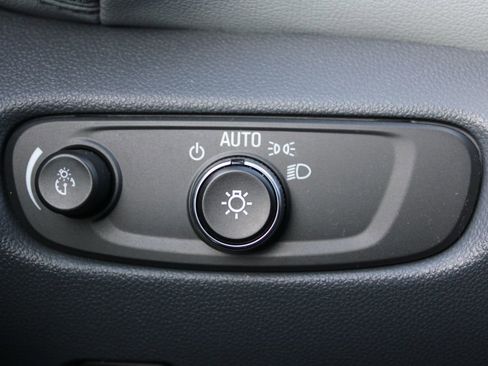 Used 2020 Chevrolet Blazer LT image 51