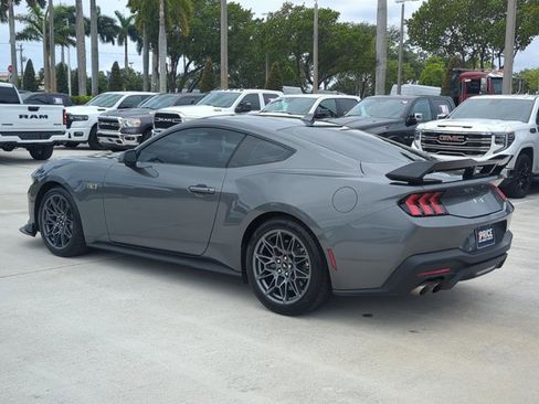 Used 2025 Ford Mustang GT RWD image 7