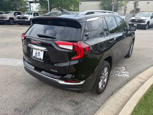 Used 2023 GMC Terrain SLT AWD/4WD image 4