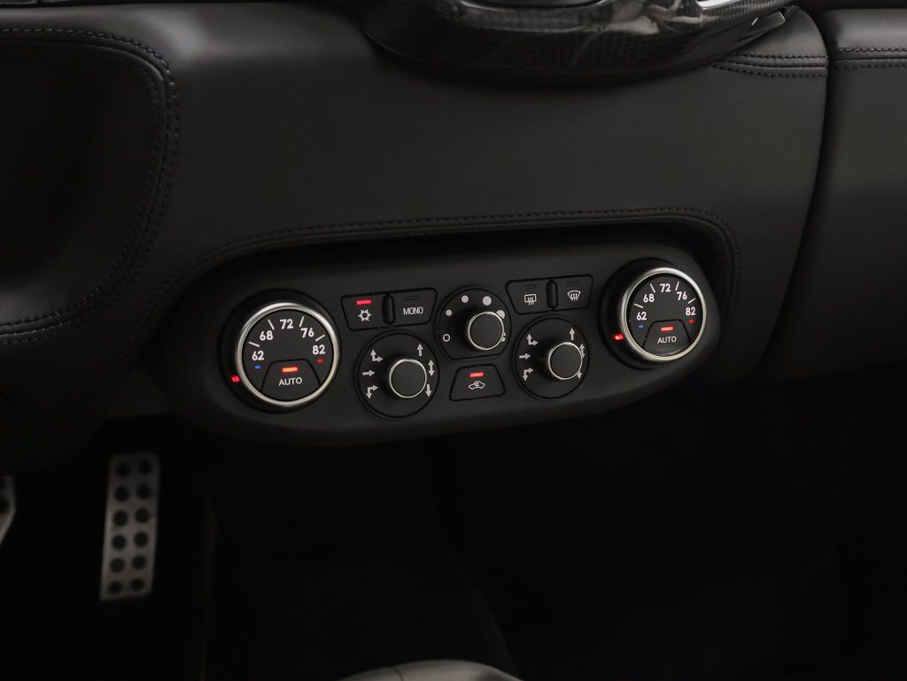 Used 2010 Ferrari 458 Italia Coupe RWD image 48