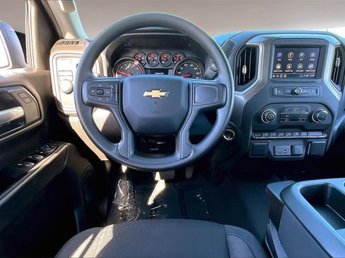Used 2025 Chevrolet Silverado 1500 Custom image 9