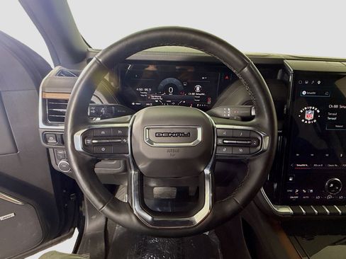 Used 2025 GMC Yukon Denali AWD/4WD image 13