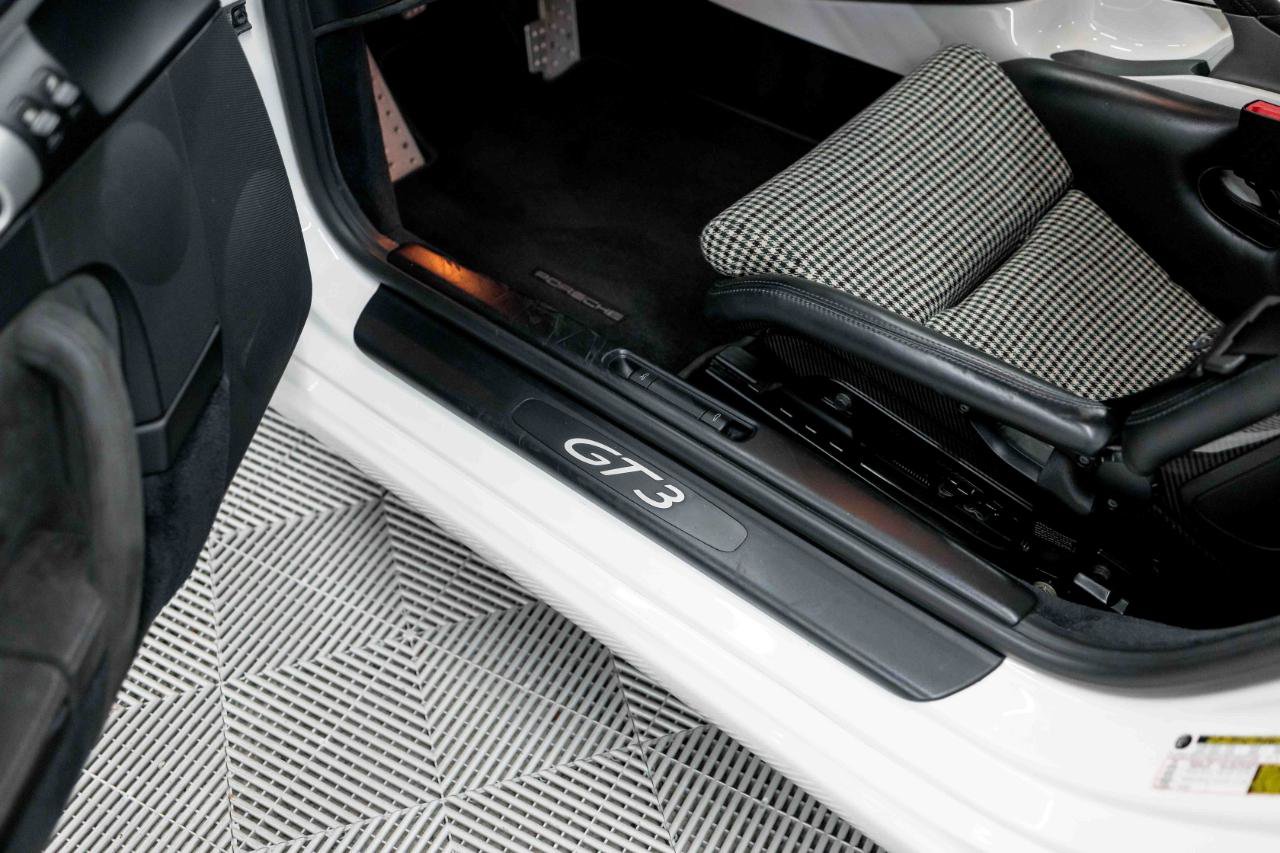 Used 2010 Porsche 911 GT3 RWD image 49
