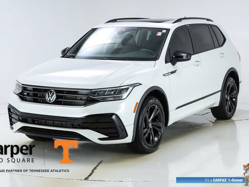 Used 2023 Volkswagen Tiguan SE R-Line FWD image 39