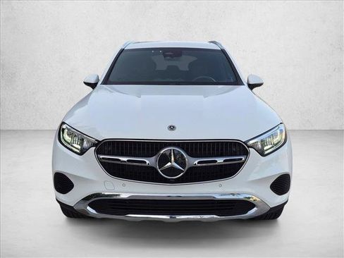 Used 2026 Mercedes-Benz GLC 300 image 2