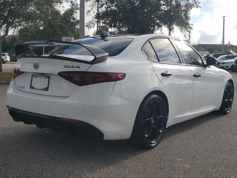 Used 2022 Alfa Romeo Giulia Veloce image 5