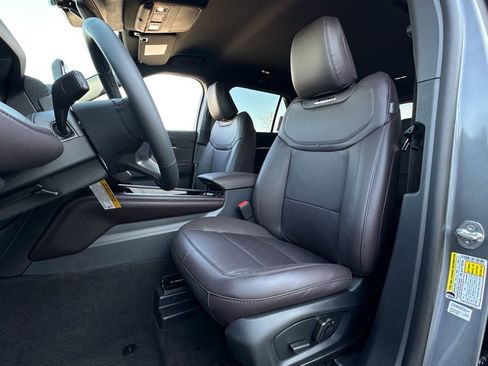 New 2026 Ford Explorer Platinum image 41