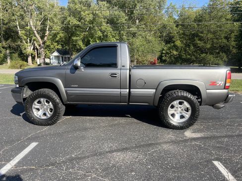 Used 2000 Chevrolet Silverado 1500 LS w/ Off-Road Chassis Pkg image 2