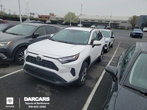 Used 2025 Toyota RAV4 XLE image 1