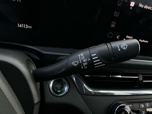 Used 2025 Buick Envista Preferred image 36