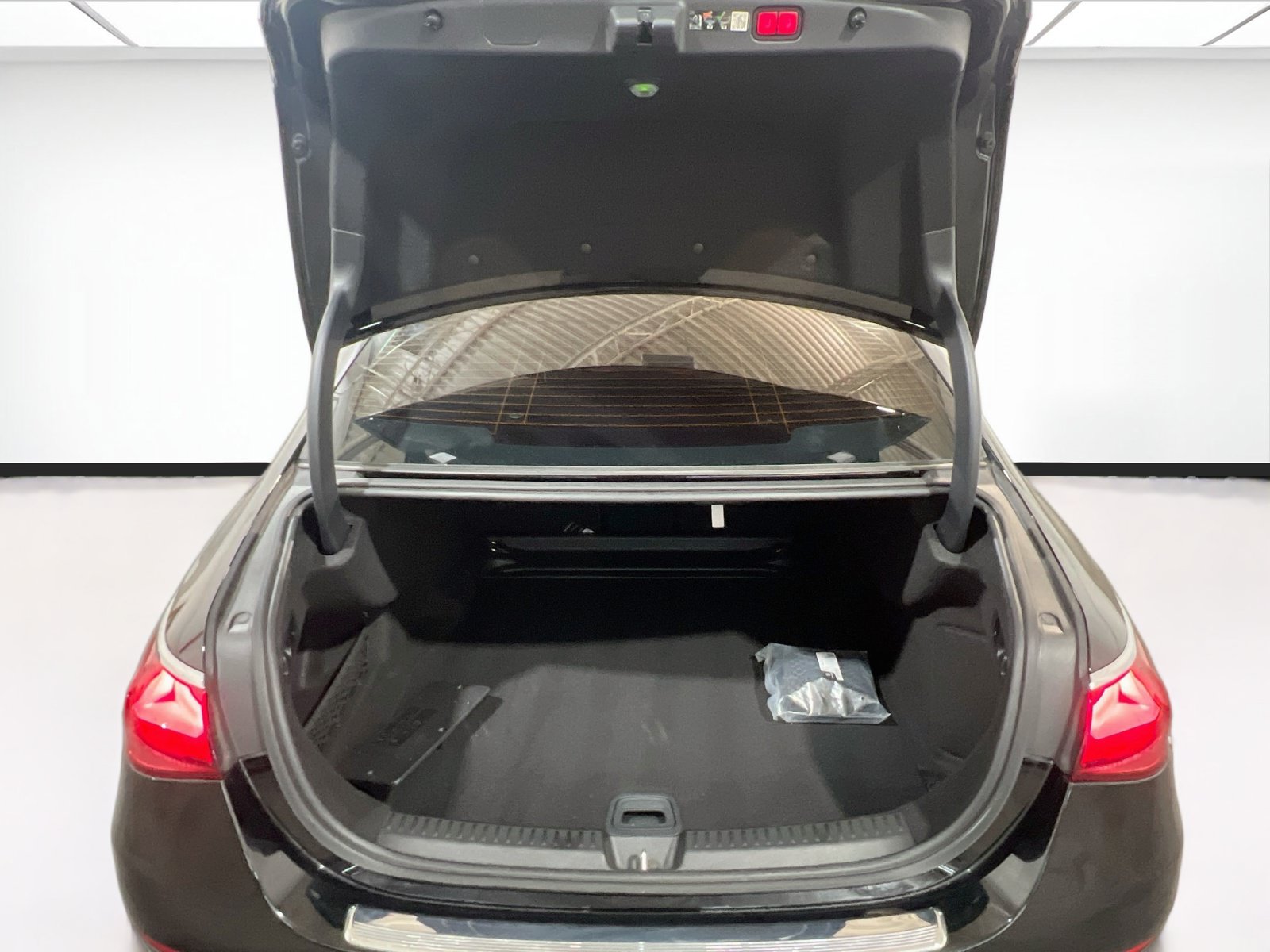 Used 2024 Mercedes-Benz E 350 4MATIC Sedan image 20