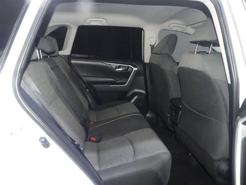 Used 2022 Toyota RAV4 XLE AWD/4WD image 28