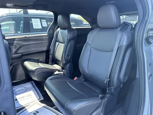 Used 2024 Toyota Sienna XLE Woodland Edition image 29