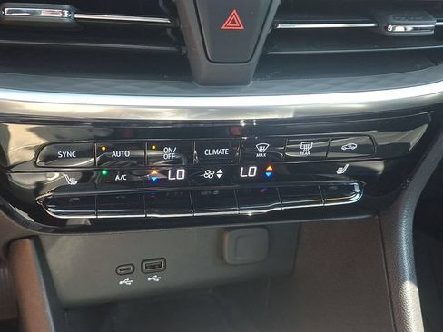Used 2024 Buick Encore GX Avenir w/ Avenir Technology Package AWD/4WD image 15